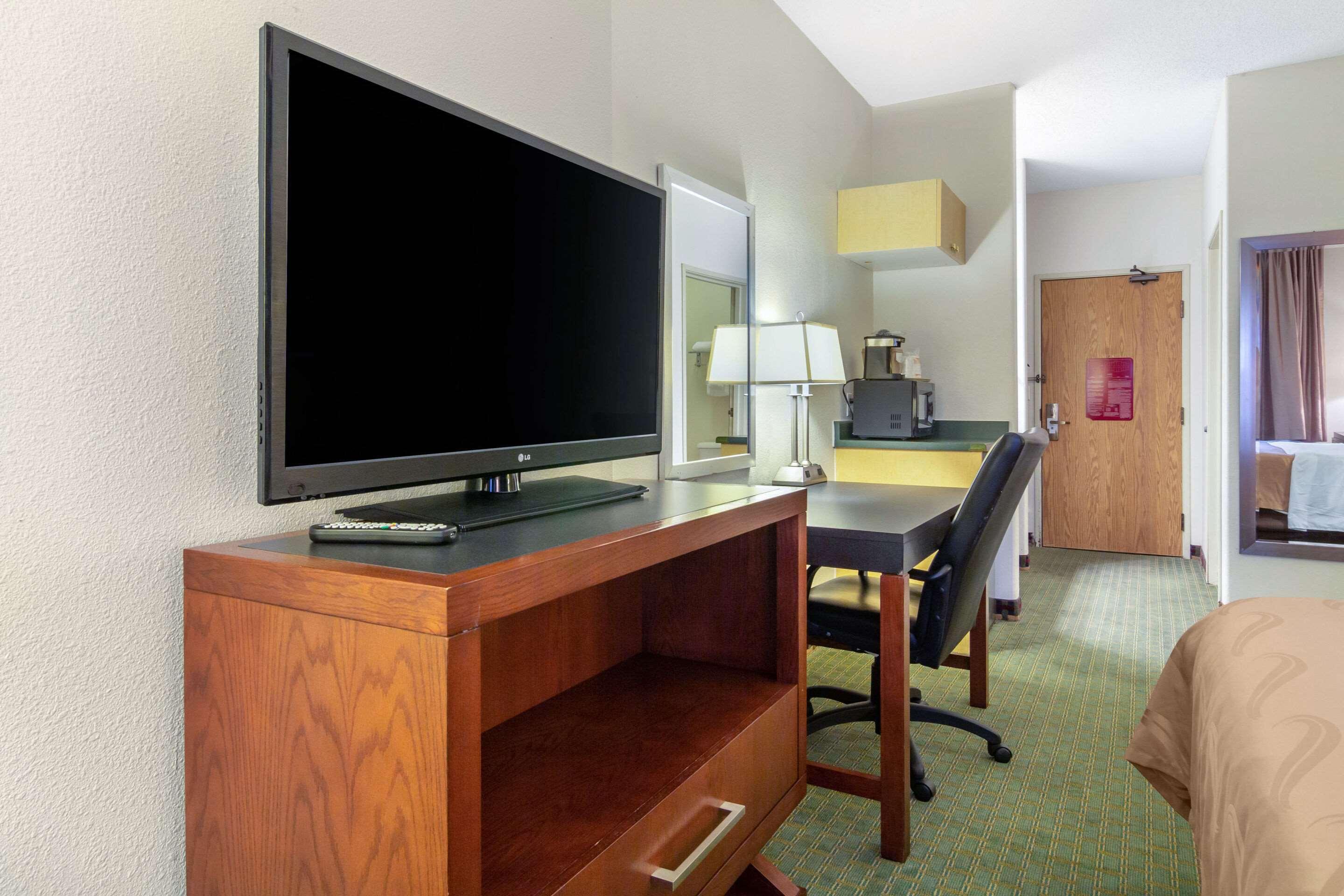 Quality Inn & Suites Lakewood - Denver Southwest Екстер'єр фото