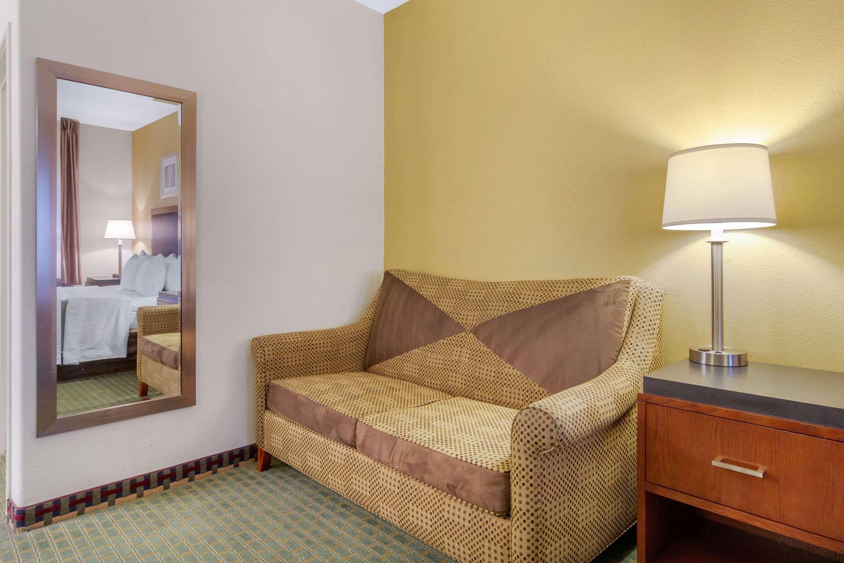 Quality Inn & Suites Lakewood - Denver Southwest Екстер'єр фото