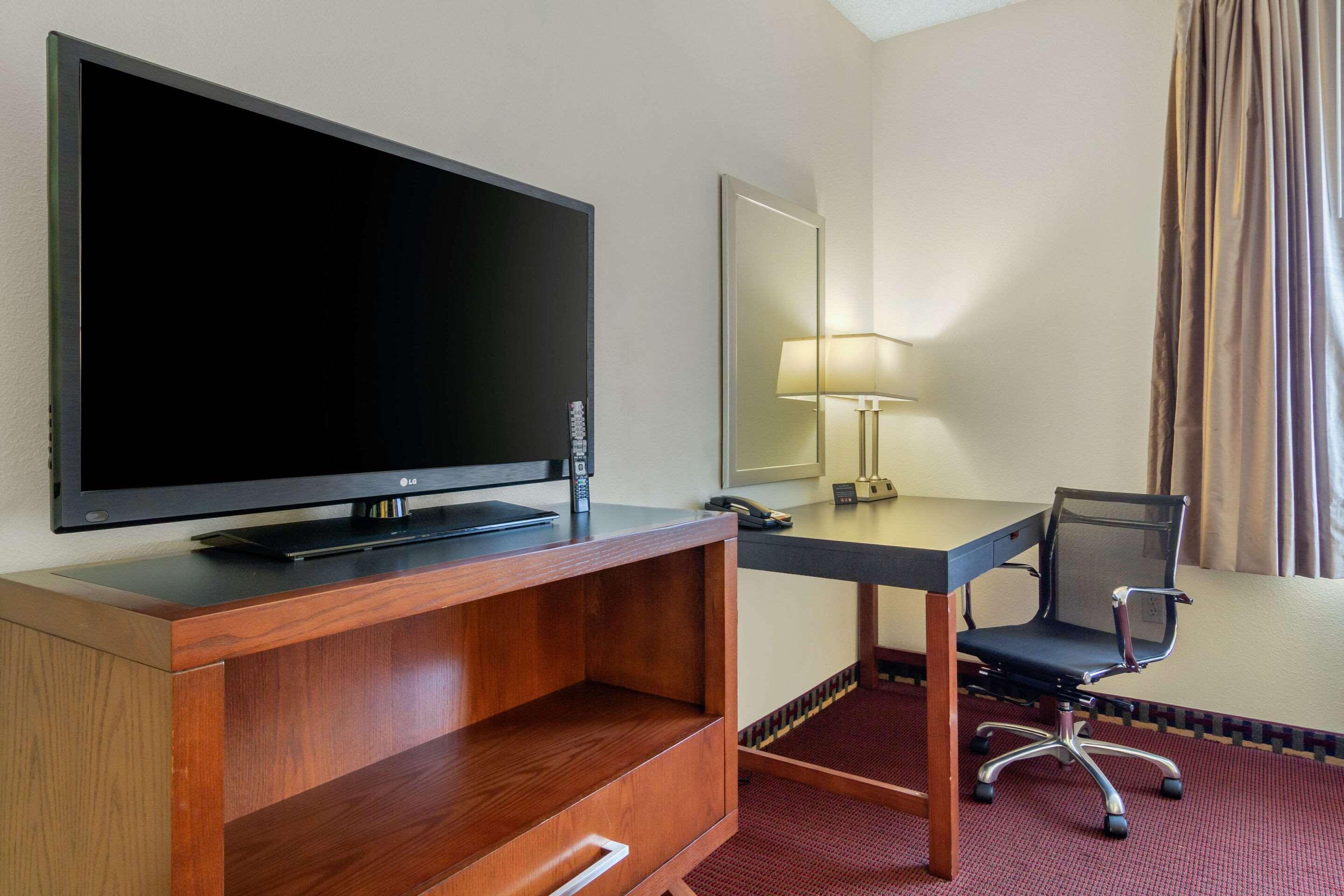 Quality Inn & Suites Lakewood - Denver Southwest Екстер'єр фото