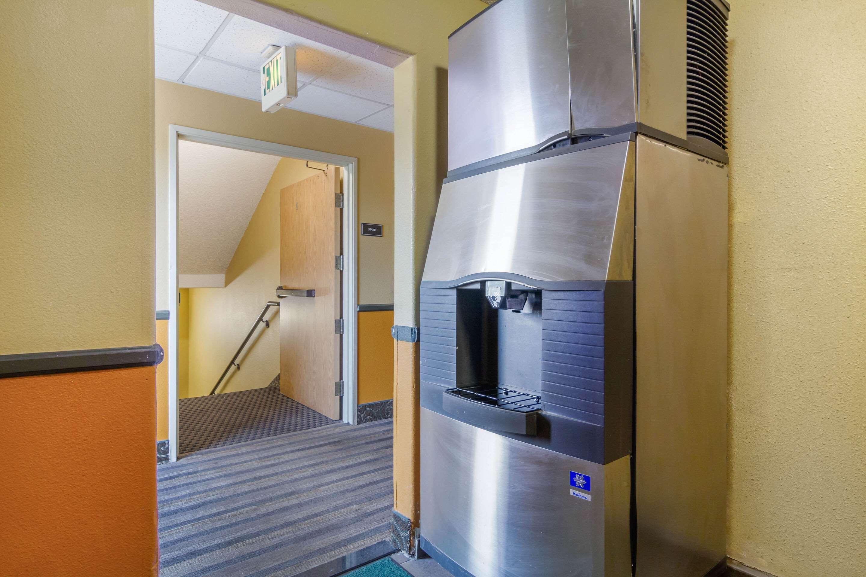 Quality Inn & Suites Lakewood - Denver Southwest Екстер'єр фото