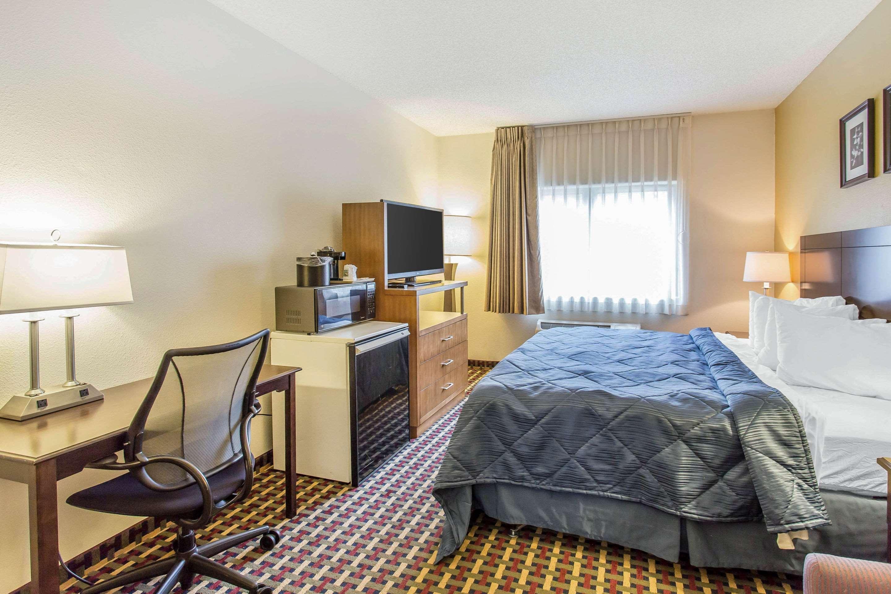 Quality Inn & Suites Lakewood - Denver Southwest Екстер'єр фото