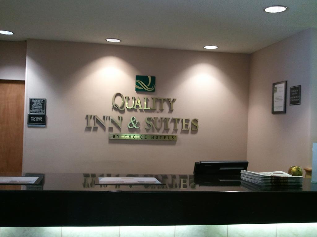 Quality Inn & Suites Lakewood - Denver Southwest Екстер'єр фото